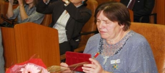 Юбилейную медаль Алтайского края вручили еще 9 людям за профессиональные достижения и в честь 75-летия региона