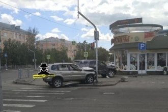 В ДТП в центре Барнаула пострадали 2 человека
