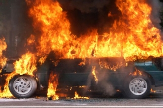 В Алтайском крае житель спалил авто водителя, который его обрызгал