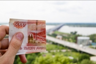В Барнауле кондуктор не приняла у пассажира 5 000 рублей