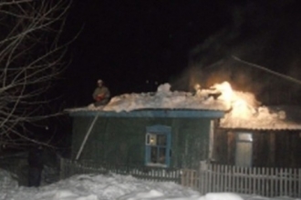 В Алтайском крае жилой дом тушили 16 человек