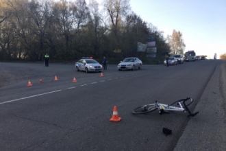 Велосипедистку из Алтайского края сбила машина 