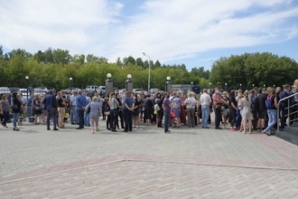 В Барнауле прощаются с семьей, погибшей на турбазе