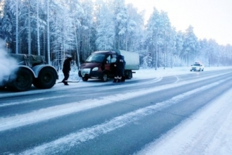 Лютый мороз пришел в Алтайский край, водителей просят не покидать населенные пункты