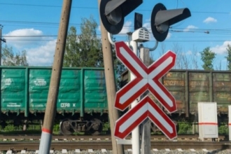 В Барнауле поезд насмерть сбил пенсионера