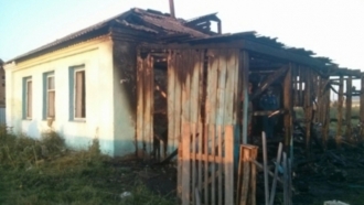 В результате пожара в Алтайском крае погибли три человека
