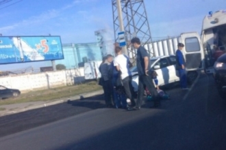 В Барнауле под колеса авто попала женщина