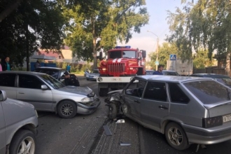 Водитель пострадал в ДТП в Барнауле