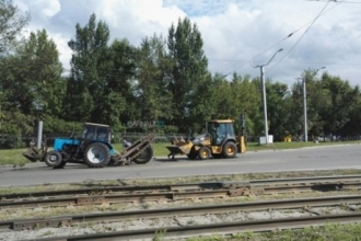 В Барнауле у трактора отвалилось колесо