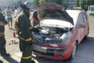 В Барнауле вновь вспыхнул автомобиль