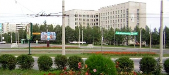 В Барнауле на аллее спилили деревья, тем самым расширили улицу Малахова