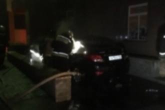 Ночью в Барнауле горел автомобиль