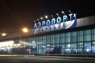 В Барнауле обрушился трап самолета с людьми