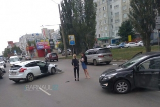 ДТП в Барнауле осложнило движение