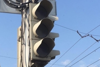 В Барнауле на двух перекрестках отключили светофоры 