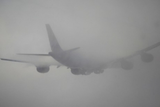 Густой туман нарушил движение самолетов в Барнауле