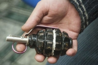 В Барнауле посетитель кафе пришел с гранатой 
