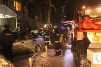 В Барнауле в многоэтажке произошел пожар