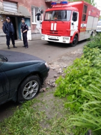 В Барнауле горел автомобиль