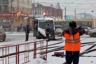 В Барнауле произошло жесткое столкновение автобусов