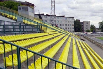Пьяная девушка уснула на стадионе в Рубцовске, а проснулась обворованной