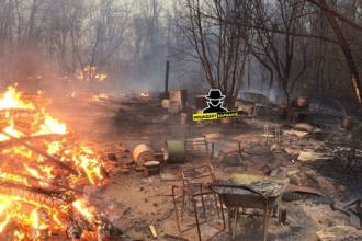 На Алтае чуть не сгорело целое село, погиб человек