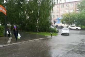 В центре Барнаула прошел мощный ливень