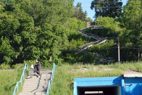 Общественность Барнаула против демонтажа лестницы в Нагорный парк