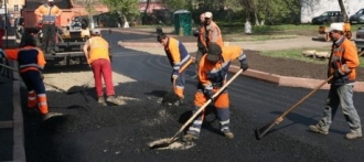 В столице Алтая подходит к концу сезон ремонта дворов и дорог 