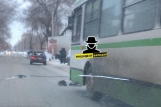 В Барнауле столкнулись легковушка и автобус 