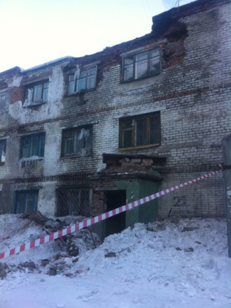 В Бийске рушится многоэтажный дом