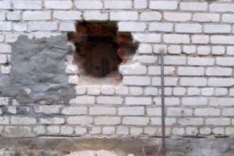Для совершения кражи из магазина сельчанин не поленился разобрать стену