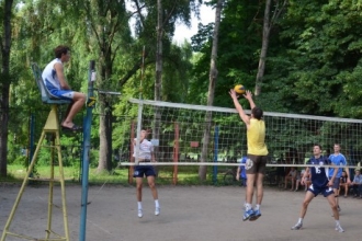 В Алтайском крае прошел межрегиональный турнир по парковому волейболу