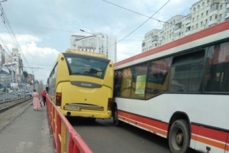 В Барнауле столкнулись два пассажирских автобуса 