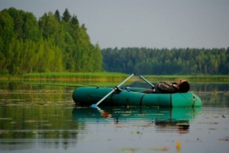В Барнауле рыбак выпал с лодки, запутался и утонул